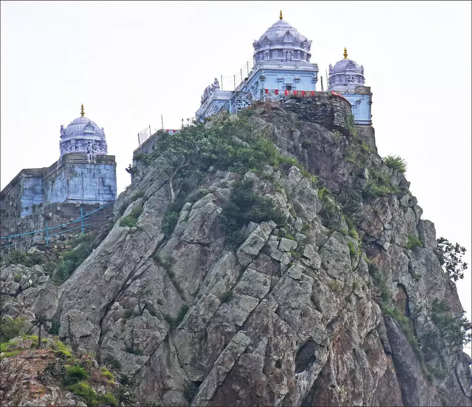 தலைமலை ஸ்ரீ சஞ்சீவிராய பெருமாள் கோயில் ஐம்பொன் சிலை கடத்தல்?..போலீஸாா் விசாரணை ! தலைமலை ஸ்ரீ சஞ்சீவிராய பெருமாள் கோயில் ஐம்பொன் சிலை கடத்தல்?..போலீஸாா் விசாரணை !