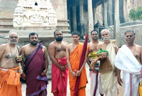 உடுப்பி கிருஷ்ணர் கோயில் புதிய மடாதிபதி நாமக்கல் வருகை: பக்தர்களுக்கு அருளாசி உடுப்பி கிருஷ்ணர் கோயில் புதிய மடாதிபதி நாமக்கல் வருகை: பக்தர்களுக்கு அருளாசி