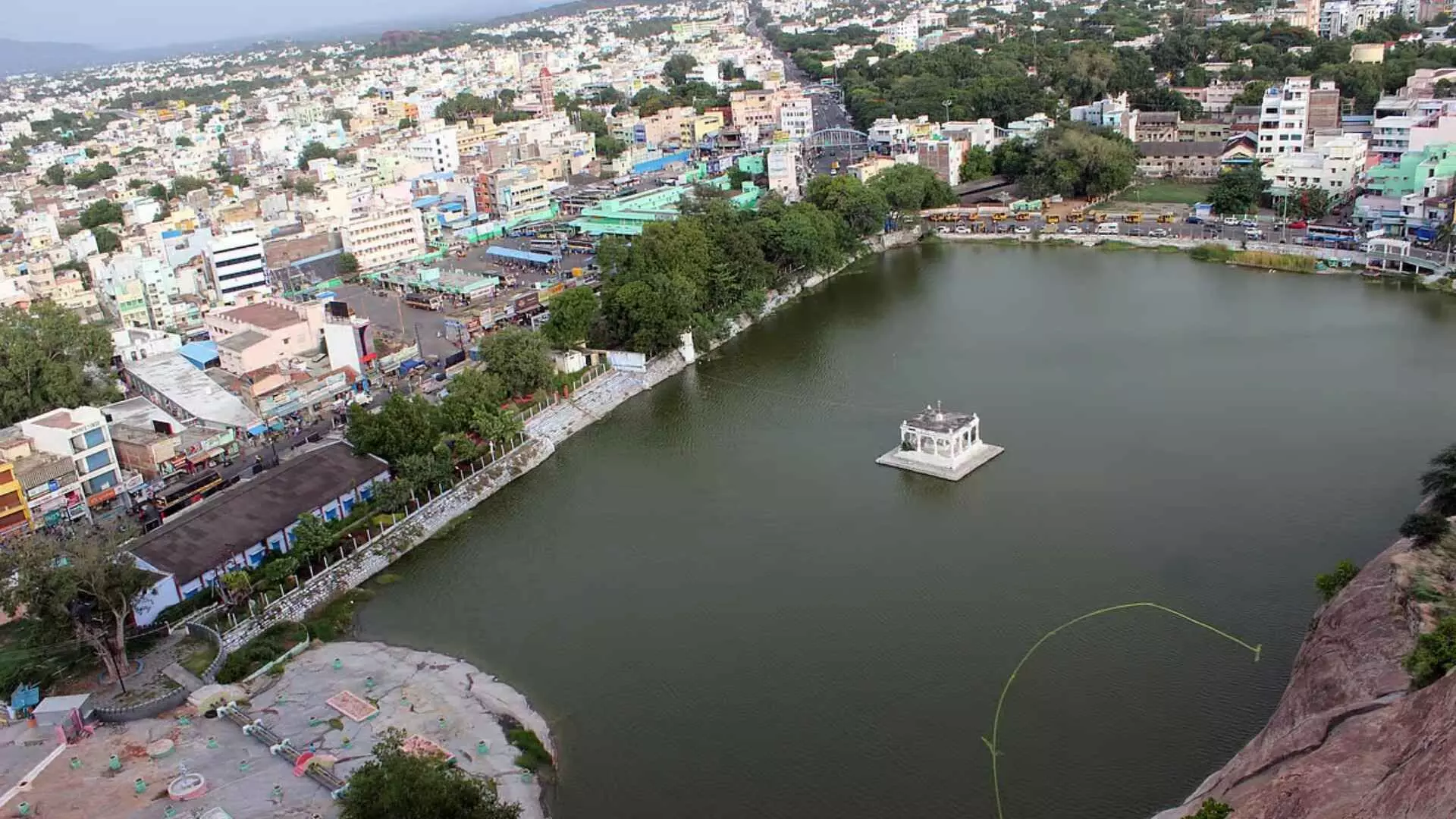 நாமக்கல்: மார்ச் 12-ல் கமலாலயக்குளத்தில் தெப்ப உற்சவ விழா! நாமக்கல்: மார்ச் 12-ல் கமலாலயக்குளத்தில் தெப்ப உற்சவ விழா!