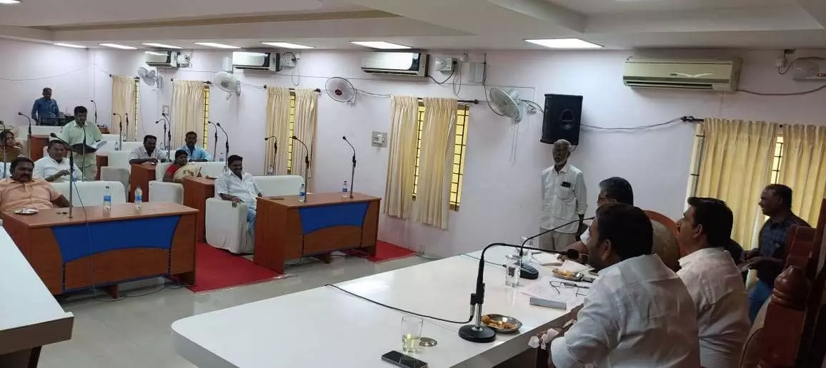 சொத்துவரி இலக்கை எட்டிய ஊழியர்களுக்கு பாராட்டு, சொத்துவரி இலக்கை எட்டிய ஊழியர்களுக்கு பாராட்டு,