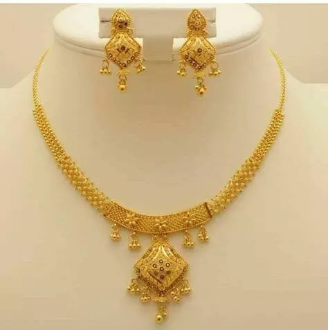 சேலத்தில் தங்கம், வெள்ளி விலையேற்றம் சேலத்தில் தங்கம், வெள்ளி விலையேற்றம்