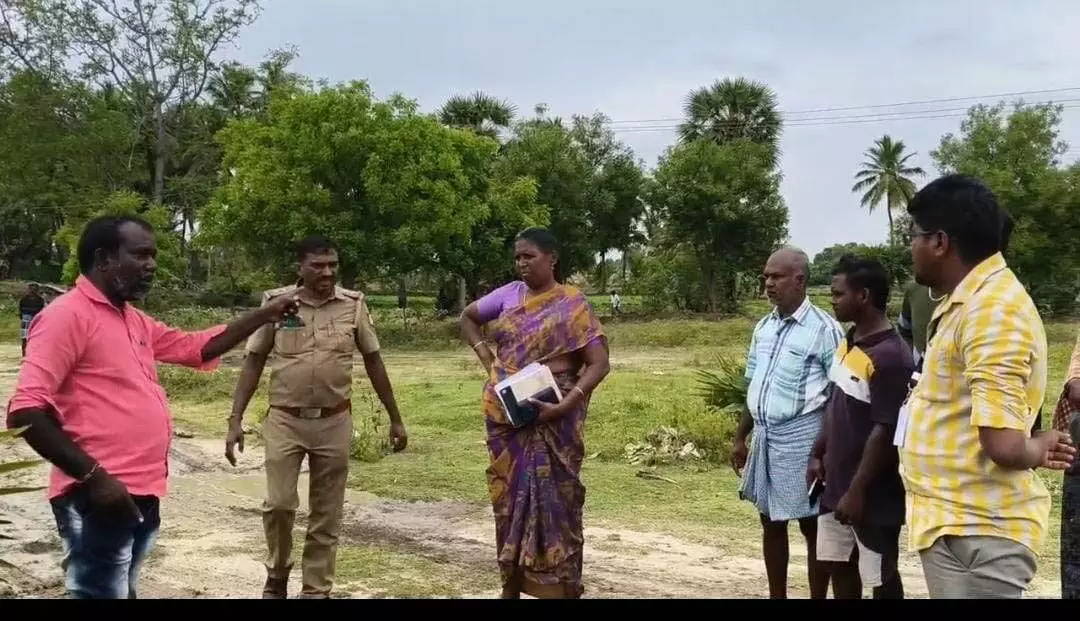 ஆர்.டி.ஓ.பேச்சுவார்த்தை இடத்தில் மீண்டும் சர்ச்சை ஆர்.டி.ஓ.பேச்சுவார்த்தை இடத்தில் மீண்டும் சர்ச்சை