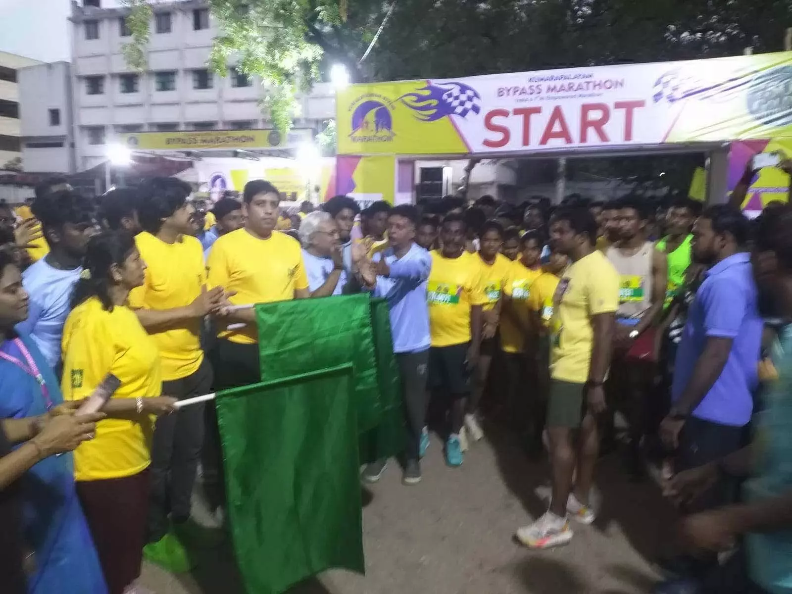 ஜே.கே.கே. நடராஜா கல்லூரி சார்பில் நடைபெற்ற மாரத்தான் ஜே.கே.கே. நடராஜா கல்லூரி சார்பில் நடைபெற்ற மாரத்தான்