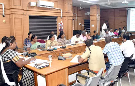நாமக்கல்லில் 12ம் தேதி முப்பெரும் தேரோட்டம் முன்னேற்பாடு பணிகள் குறித்து கலெக்டர் ஆய்வு நாமக்கல்லில் 12ம் தேதி முப்பெரும் தேரோட்டம் முன்னேற்பாடு பணிகள் குறித்து கலெக்டர் ஆய்வு