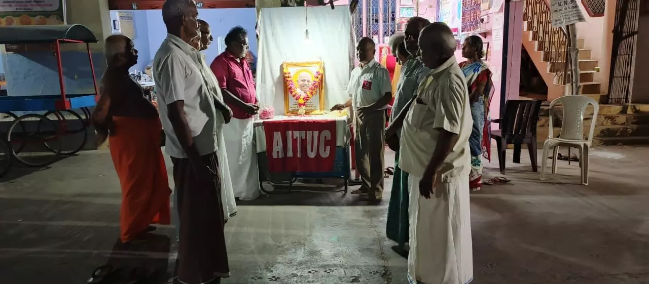 சி.பி.ஐ. முன்னாள் மாவட்ட செயலர் மறைவுக்கு மலரஞ்சலி சி.பி.ஐ. முன்னாள் மாவட்ட செயலர் மறைவுக்கு மலரஞ்சலி