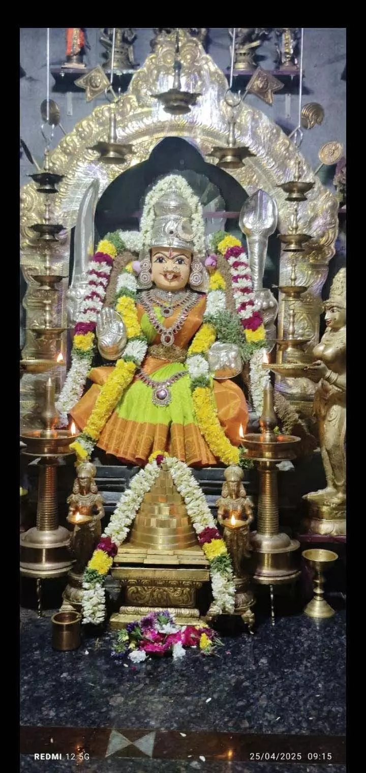 அம்மன் கோவில்களில் சிறப்பு வழிபாடு அம்மன் கோவில்களில் சிறப்பு வழிபாடு