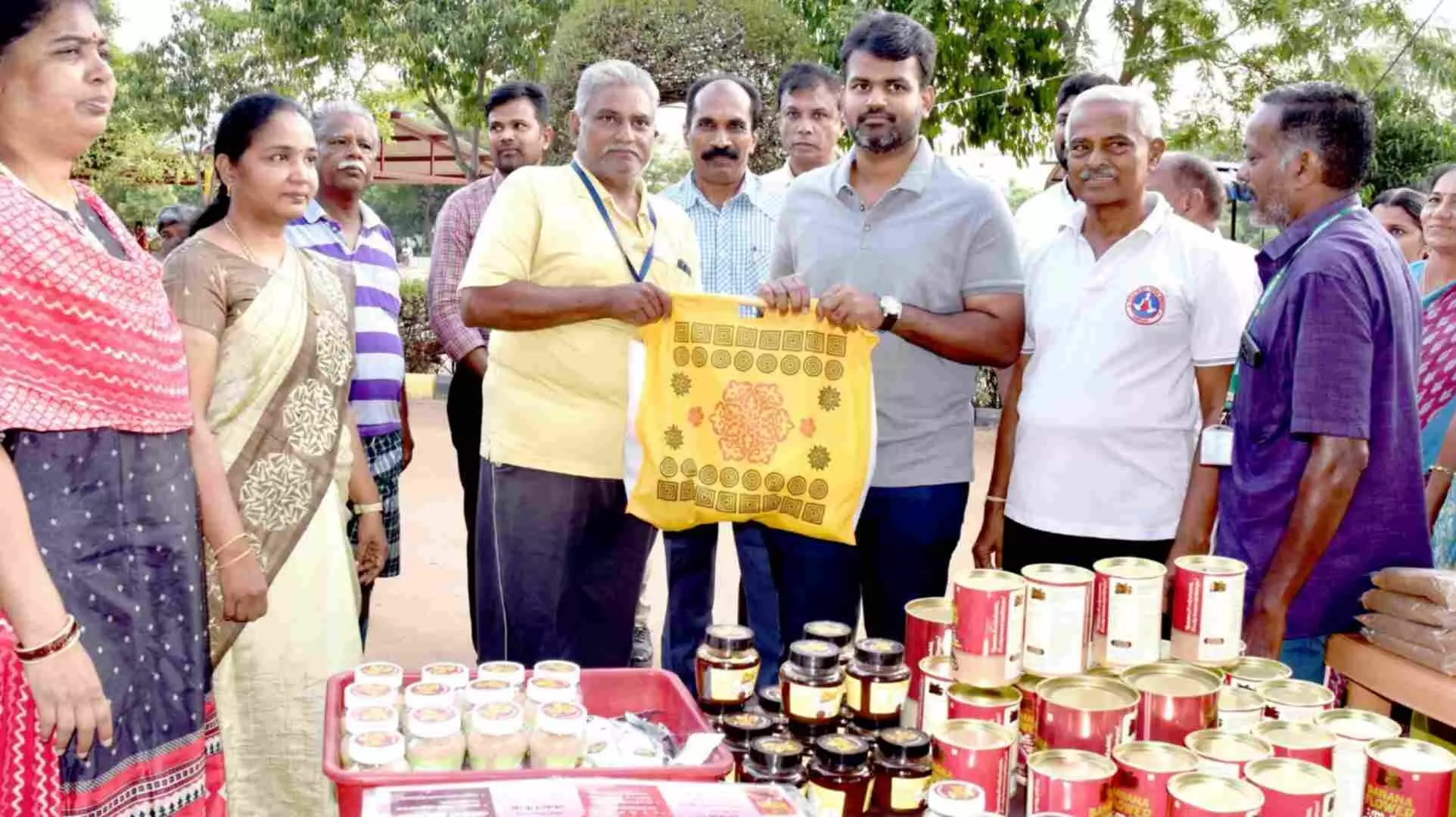 ஈரோட்டில் இயற்கை வேளாண் பொருட்கள் சந்தை! ஈரோட்டில் இயற்கை வேளாண் பொருட்கள் சந்தை!