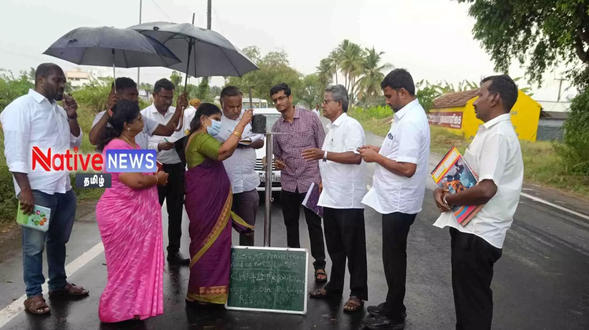 அந்தியூரில் நெடுஞ்சாலைத்துறை பணி குறித்து உள்தணிக்கை குழுவினர் ஆய்வு! அந்தியூரில் நெடுஞ்சாலைத்துறை பணி குறித்து உள்தணிக்கை குழுவினர் ஆய்வு!
