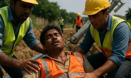 மொபைல் கம்பம் விழுந்து சேலத்தில் தொழிலாளர் மரணம் மொபைல் கம்பம் விழுந்து சேலத்தில் தொழிலாளர் மரணம்
