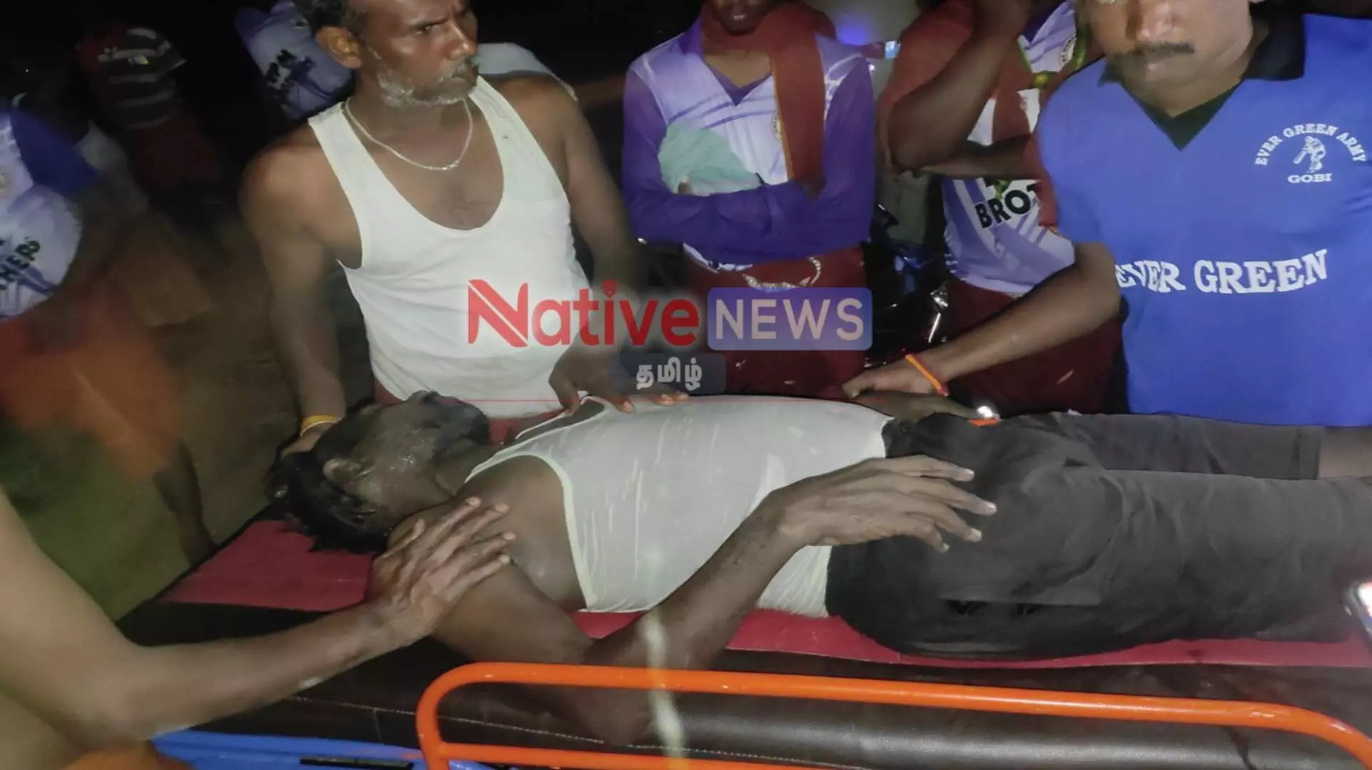 பவானி அருகே திருவிழாவுக்கு தீர்த்தம் எடுக்க வந்த வாலிபர் பவானி ஆற்றில் மூழ்கி உயிரிழப்பு! பவானி அருகே திருவிழாவுக்கு தீர்த்தம் எடுக்க வந்த வாலிபர் பவானி ஆற்றில் மூழ்கி உயிரிழப்பு!
