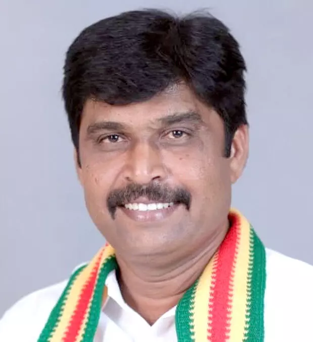 நாமக்கல் வழியாக கூடுதல் கோடைகால சிறப்பு ரயில்கள் இயக்க மத்திய அமைச்சருக்கு எம்.பி., கோரிக்கை நாமக்கல் வழியாக கூடுதல் கோடைகால சிறப்பு ரயில்கள் இயக்க மத்திய அமைச்சருக்கு எம்.பி., கோரிக்கை