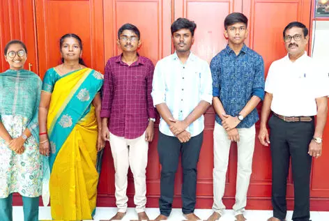 நாமக்கல் குறிஞ்சி மேல்நிலைப்பள்ளி மாணவர்கள் பிளஸ் 2 தேர்வில் சாதனை நாமக்கல் குறிஞ்சி மேல்நிலைப்பள்ளி மாணவர்கள் பிளஸ் 2 தேர்வில் சாதனை
