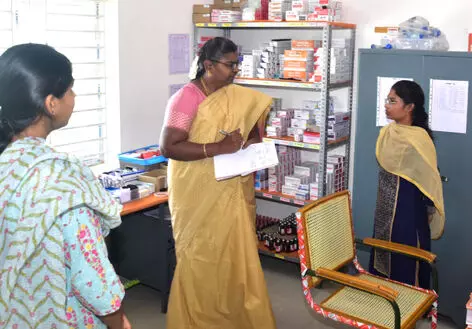 போதுப்பட்டி மக்கள் நலவாழ்வு மையம் நாமக்கல் கலெக்டர் திடீர் ஆய்வு போதுப்பட்டி மக்கள் நலவாழ்வு மையம் நாமக்கல் கலெக்டர் திடீர் ஆய்வு