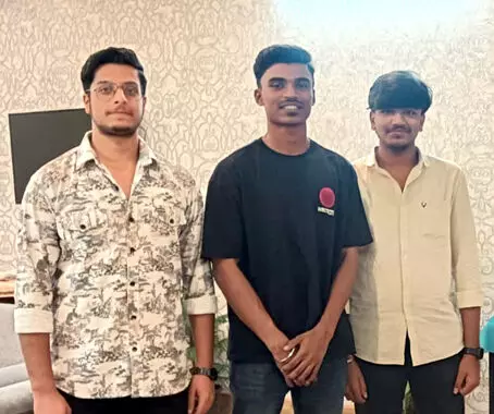 பஞ்சாபில் இருந்து டில்லி வந்த கல்லூரி மாணவர்கள் பரிதவிப்பு : பாதுகாப்புடன் தமிழகம் அனுப்பிய நாமக்கல் எம்.பி., பஞ்சாபில் இருந்து டில்லி வந்த கல்லூரி மாணவர்கள் பரிதவிப்பு : பாதுகாப்புடன் தமிழகம் அனுப்பிய நாமக்கல் எம்.பி.,