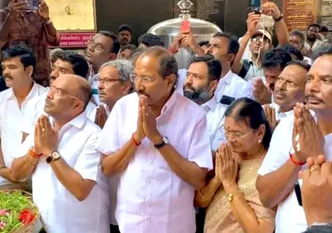 நாமக்கல் நகர அதிமுகவில் கோஷ்டி பூசல் உச்சக்கட்டம்: முன்னாள் அமைச்சர் தங்கமணியின் நிகழ்ச்சிகளை புறக்கணித்து வரும் முன்னாள் எம்எல்ஏ பாஸ்கர் நாமக்கல் நகர அதிமுகவில் கோஷ்டி பூசல் உச்சக்கட்டம்: முன்னாள் அமைச்சர் தங்கமணியின் நிகழ்ச்சிகளை புறக்கணித்து வரும் முன்னாள் எம்எல்ஏ பாஸ்கர்
