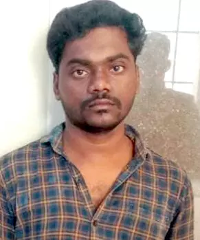 தனியார் பள்ளி மாணவருக்கு பாலியல் தொல்லை : ஹாஸ்டல் வார்டன் குண்டர் சட்டத்தில் கைது தனியார் பள்ளி மாணவருக்கு பாலியல் தொல்லை : ஹாஸ்டல் வார்டன் குண்டர் சட்டத்தில் கைது