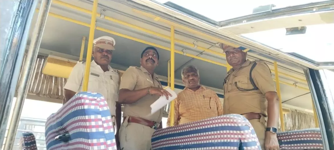 ஆய்வு செய்யப்பட்ட பள்ளி வாகனங்கள் ஆய்வு செய்யப்பட்ட பள்ளி வாகனங்கள்