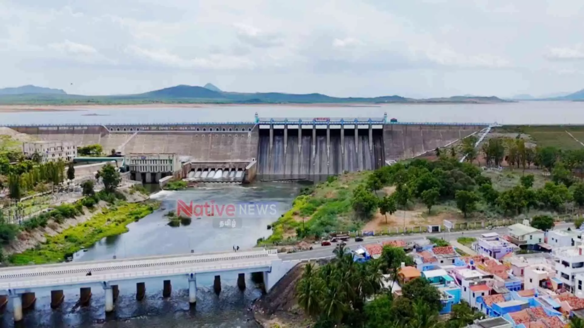 பவானிசாகர் அணைக்கு நீர்வரத்து 2,377 கன அடியாக அதிகரிப்பு! பவானிசாகர் அணைக்கு நீர்வரத்து 2,377 கன அடியாக அதிகரிப்பு!