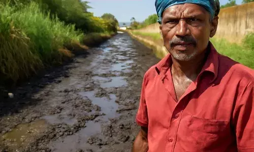 பாசன வாய்க்காலில் கழிவுநீர் கலப்பு - விவசாயிகள் அவதி