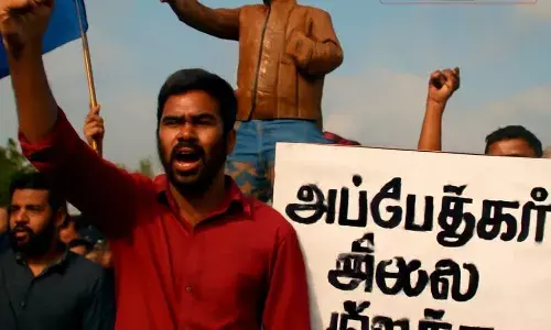 அம்பேத்கர் சிலைக்கு உரிமை கோரி ஆர்ப்பாட்டம் அம்பேத்கர் சிலைக்கு உரிமை கோரி ஆர்ப்பாட்டம்