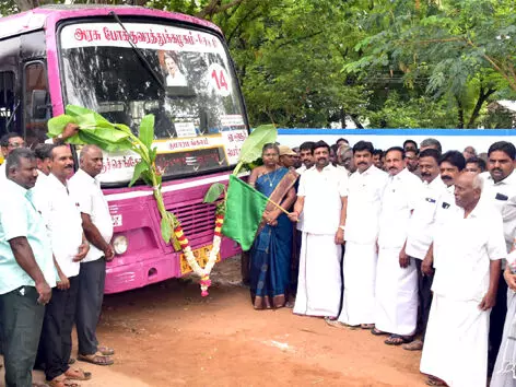 புதுச்சத்திரம் பகுதியில் நீட்டிக்கப்பட்ட டவுன் பஸ் வசதி : எம்.பி. துவக்கம் புதுச்சத்திரம் பகுதியில் நீட்டிக்கப்பட்ட டவுன் பஸ் வசதி : எம்.பி. துவக்கம்