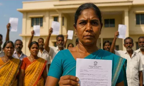 சத்தியமங்கலத்தில், இலவச வீட்டு வசதி கோரி ஏழை மக்கள் மனு! சத்தியமங்கலத்தில், இலவச வீட்டு வசதி கோரி ஏழை மக்கள் மனு!