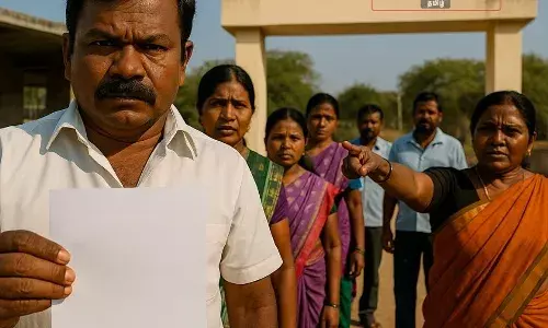 மயானத்தில் கட்டிடம் கட்டியவர்களுக்கு எதிராக கடும் நடவடிக்கை வேண்டி பொதுமக்கள் மனு! மயானத்தில் கட்டிடம் கட்டியவர்களுக்கு எதிராக கடும் நடவடிக்கை வேண்டி பொதுமக்கள் மனு!