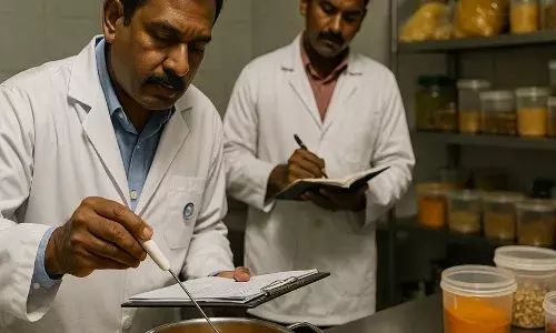 ஈரோடு உணவகங்களில் திடீர் சோதனை - உணவு பாதுகாப்பு அதிகாரிகளின் கடுமையான நடவடிக்கை - பல உணவகங்களுக்கு எச்சரிக்கை! ஈரோடு உணவகங்களில் திடீர் சோதனை - உணவு பாதுகாப்பு அதிகாரிகளின் கடுமையான நடவடிக்கை - பல உணவகங்களுக்கு எச்சரிக்கை!