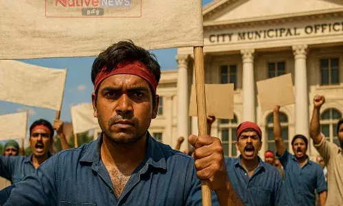 பேனர் விற்பனைக்கு அனுமதி கோரி தொழிலாளர்கள் போராட்டம் பேனர் விற்பனைக்கு அனுமதி கோரி தொழிலாளர்கள் போராட்டம்