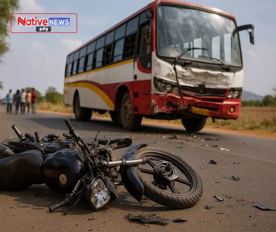 பைக் மீது பஸ் மோதிய விபத்தில் தம்பதியர் பலி பைக் மீது பஸ் மோதிய விபத்தில் தம்பதியர் பலி