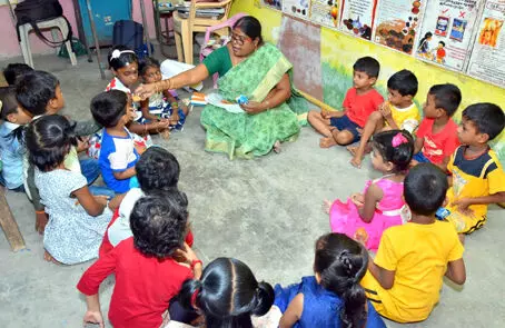 குழந்தைகள் மையங்களில் 2 முதல் 5 வயது குழந்தைகளை சேர்த்து பயன்பெறலாம் குழந்தைகள் மையங்களில் 2 முதல் 5 வயது குழந்தைகளை சேர்த்து பயன்பெறலாம்