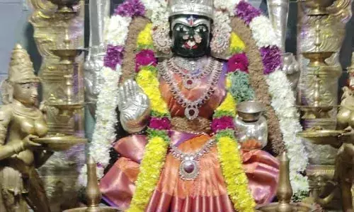 அம்மன் கோவில்களில்   சிறப்பு வழிபாடு